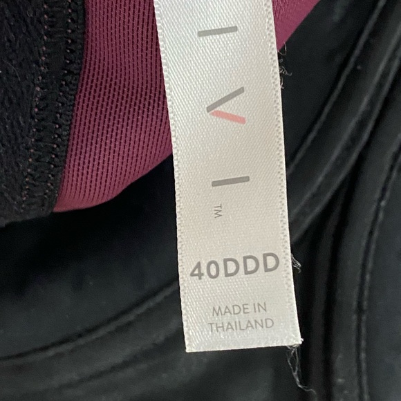 LIVID active sports bra modeled underwire full coverage 40 DDD - Picture 10 of 13